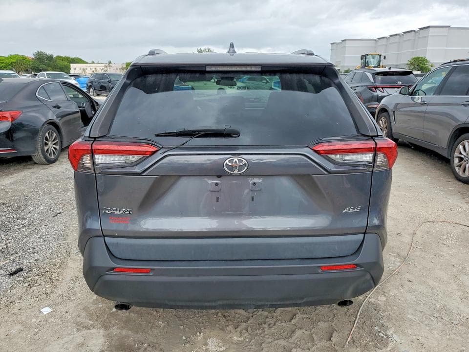 2021 TOYOTA RAV4 XLE 6