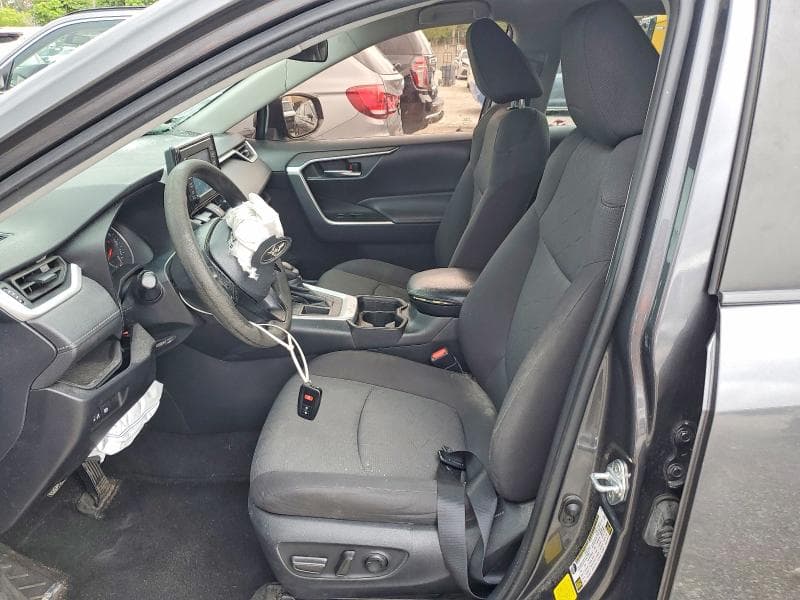 2021 TOYOTA RAV4 XLE 7