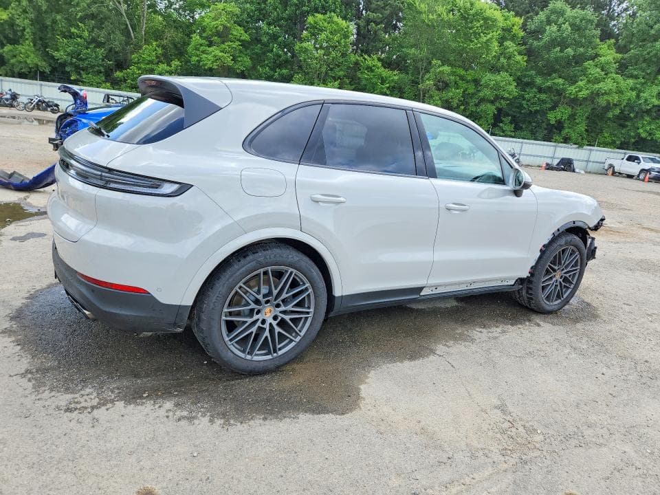 2025 PORSCHE CAYENNE 4