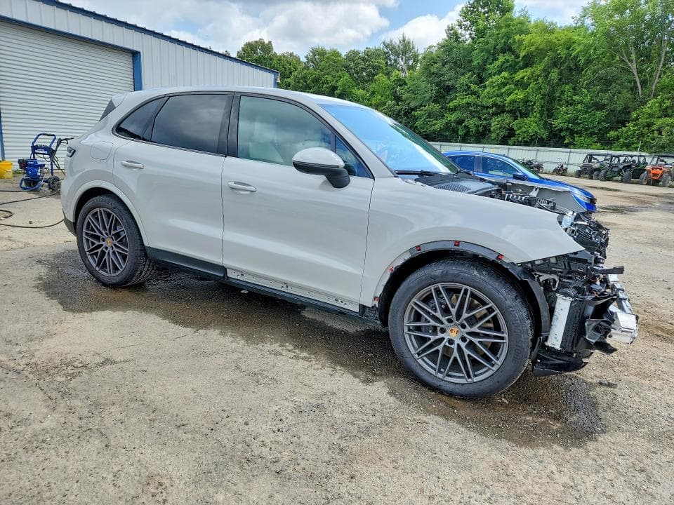 2025 PORSCHE CAYENNE 5