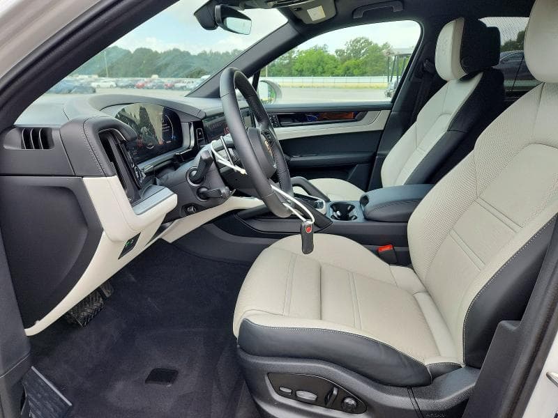 2025 PORSCHE CAYENNE 8