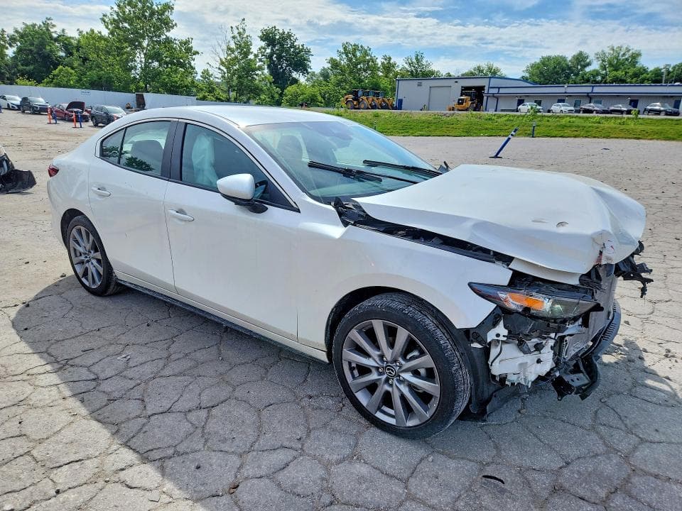 2023 MAZDA 3 SELECT 4