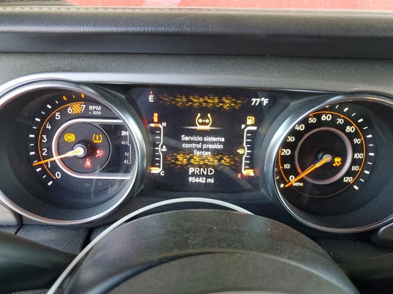 2020 JEEP WRANGLER UNLIMITED SAHARA 9