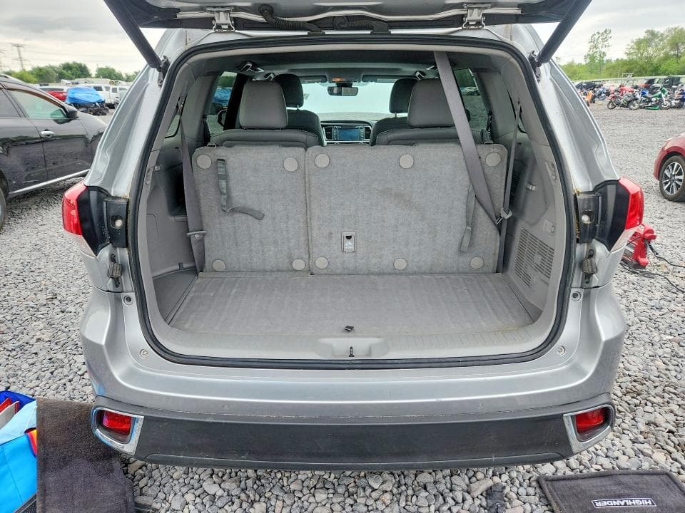 2017 TOYOTA HIGHLANDER LIMITED LIMITED 6
