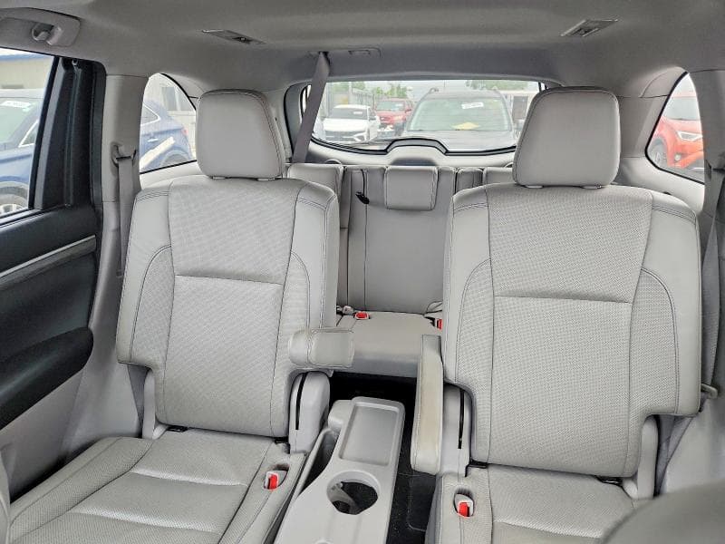 2017 TOYOTA HIGHLANDER LIMITED LIMITED 10