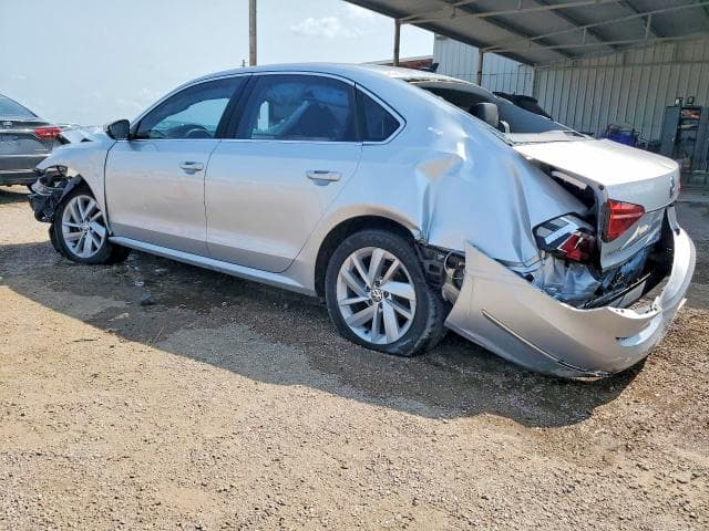 2018 VOLKSWAGEN PASSAT SE 2