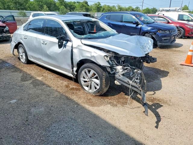 2018 VOLKSWAGEN PASSAT SE 4