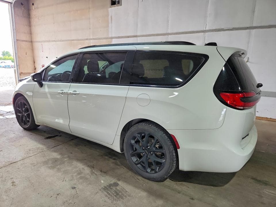 2023 CHRYSLER PACIFICA TOURING L 2