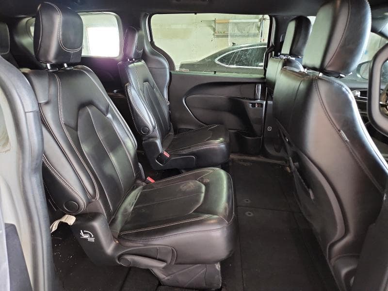 2023 CHRYSLER PACIFICA TOURING L 11