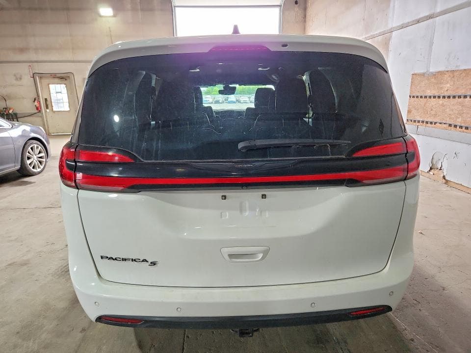 2023 CHRYSLER PACIFICA TOURING L 6