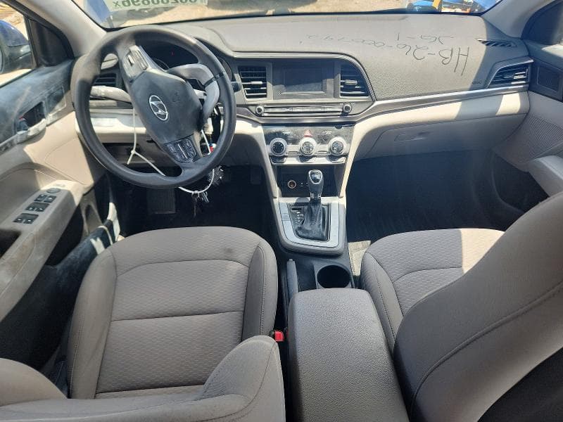 2019 HYUNDAI ELANTRA SE SE 8