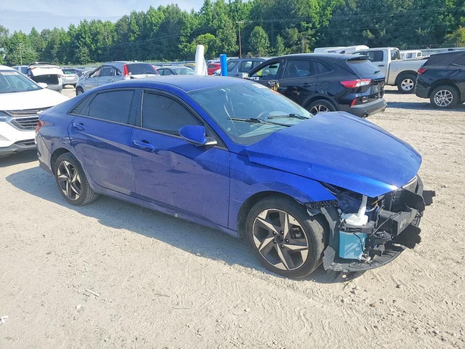 2023 HYUNDAI ELANTRA SEL 4