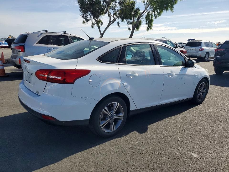 2017 FORD FOCUS SE 3