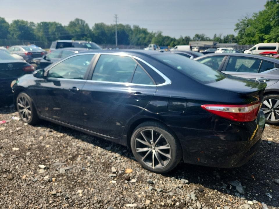 2017 TOYOTA CAMRY XSE 2