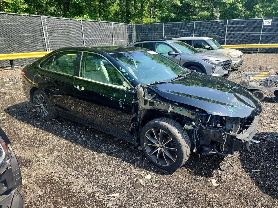 2017 TOYOTA CAMRY XSE 4