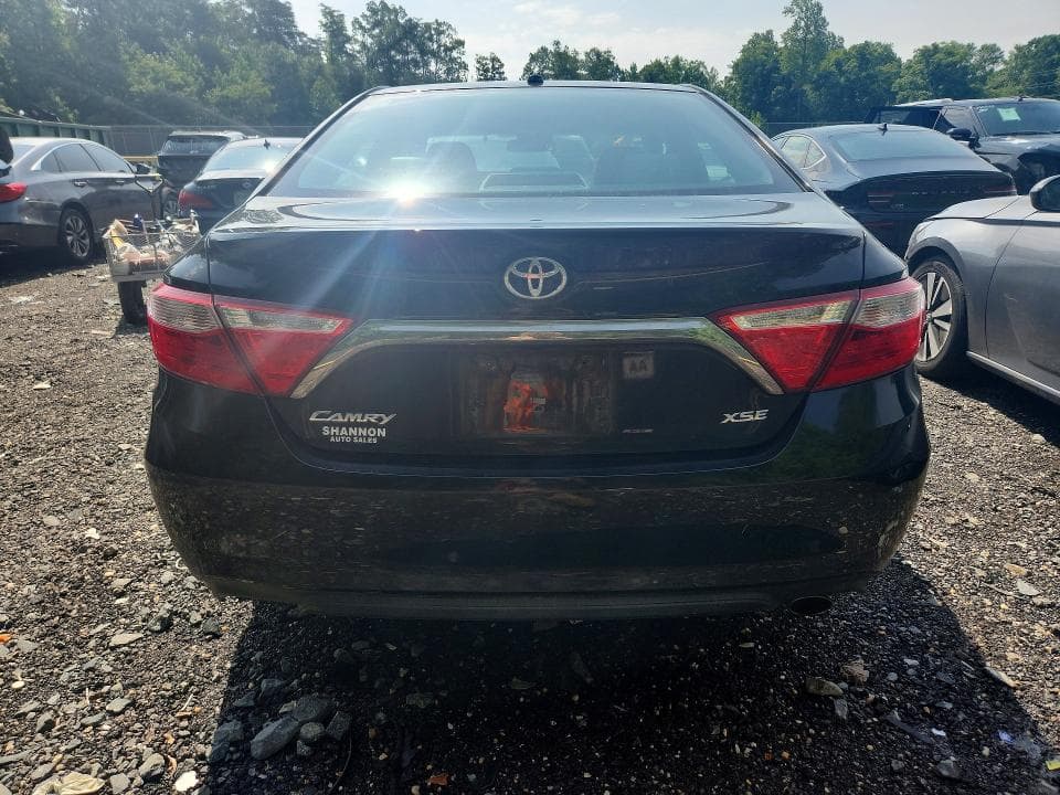 2017 TOYOTA CAMRY XSE 6