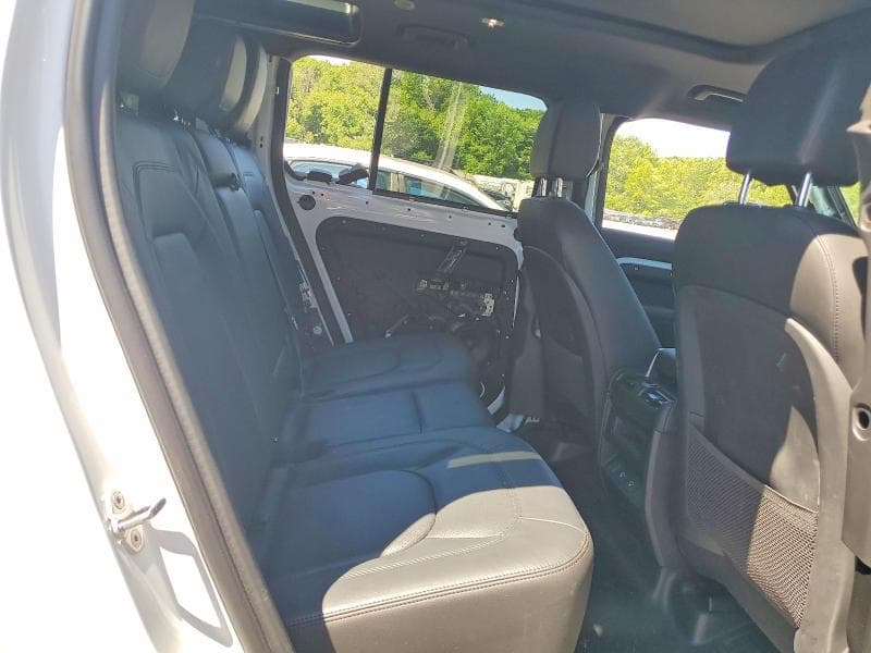 2024 LAND ROVER DEFENDER 110 S 11