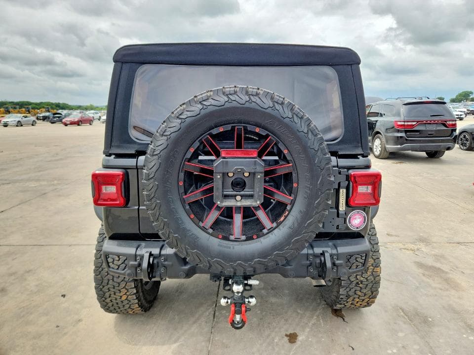 2018 JEEP WRANGLER UNLIMITED SAHARA 6