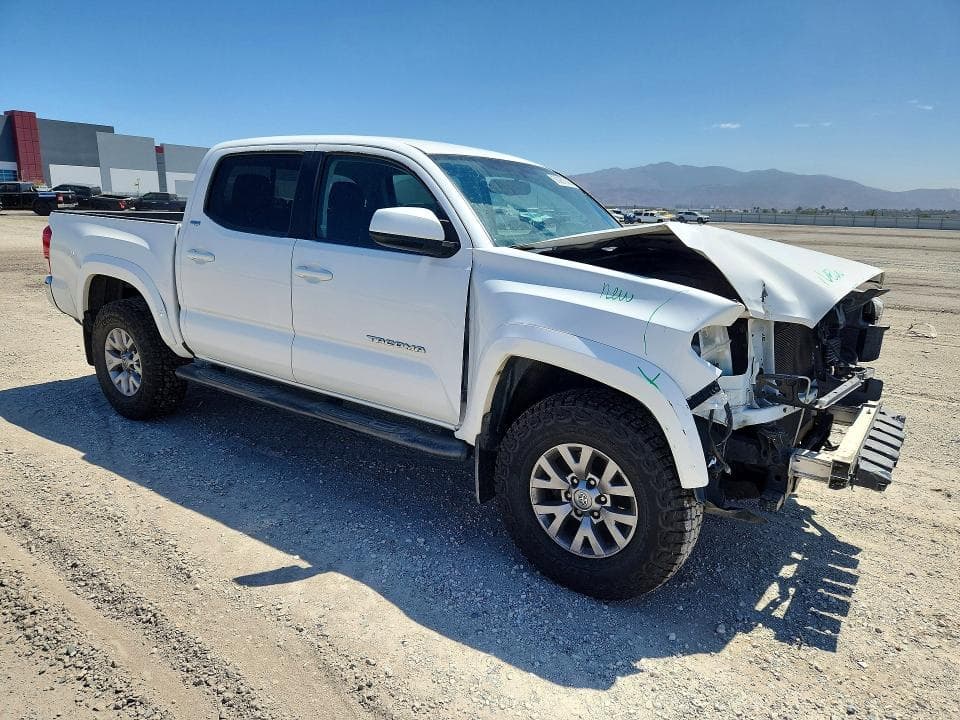 2017 TOYOTA TACOMA SR5 V6 4