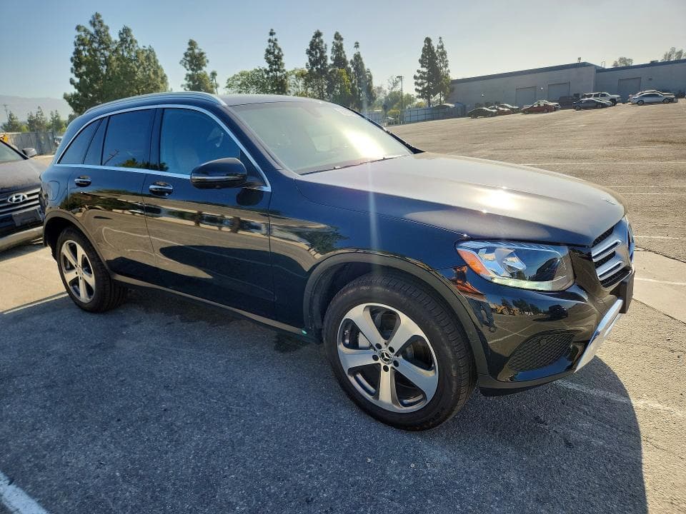2019 MERCEDES-BENZ GLC 300 4MATIC 4