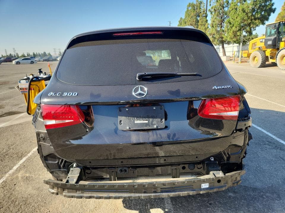 2019 MERCEDES-BENZ GLC 300 4MATIC 6