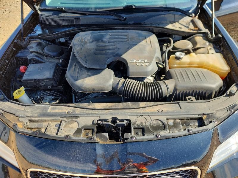 2018 CHRYSLER 300 LIMITED 11