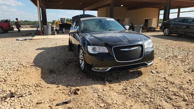 2018 CHRYSLER 300 LIMITED 14