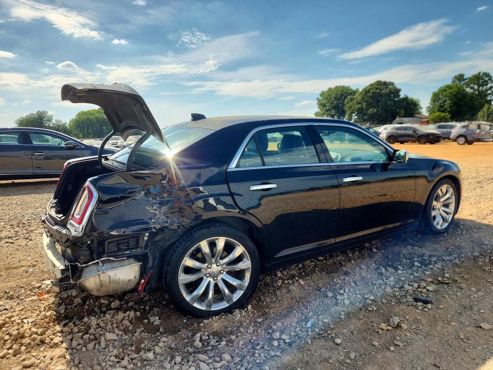 2018 CHRYSLER 300 LIMITED 3