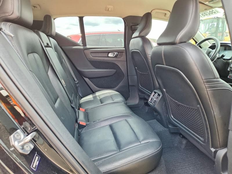2021 VOLVO XC40 T5 MOMENTUM 11