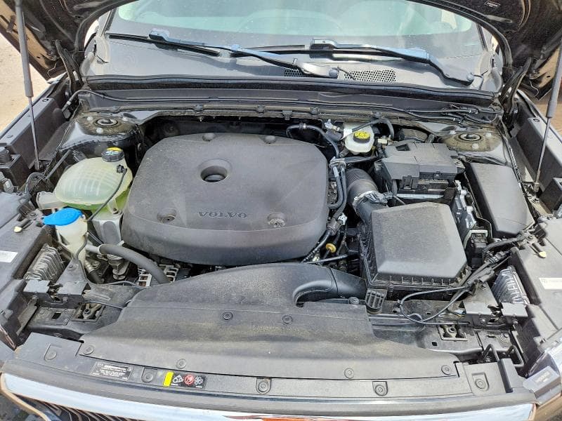 2021 VOLVO XC40 T5 MOMENTUM 12