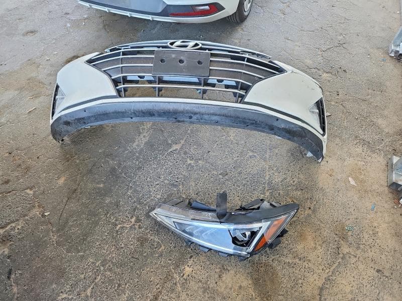2019 HYUNDAI ELANTRA SE 12