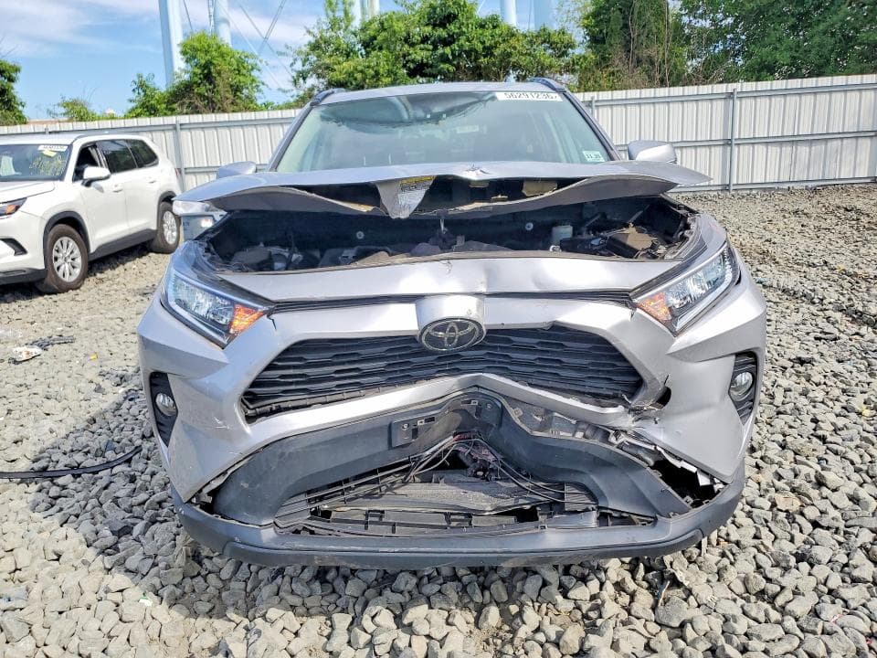 2021 TOYOTA RAV4 XLE 5
