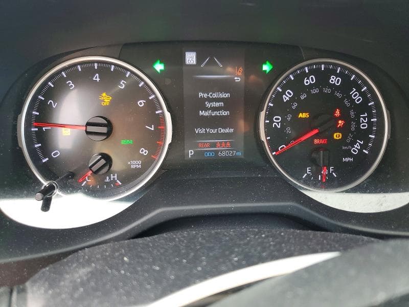 2021 TOYOTA RAV4 XLE 9