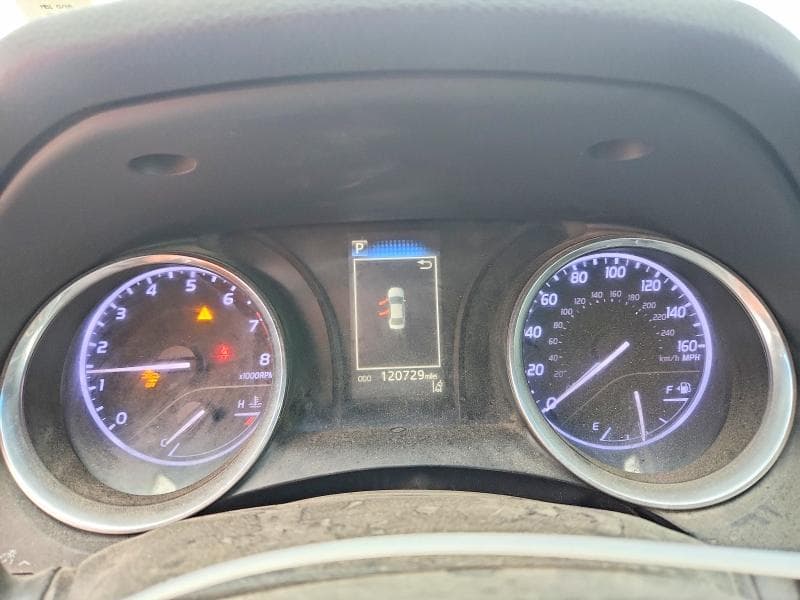 2019 TOYOTA CAMRY SE 9
