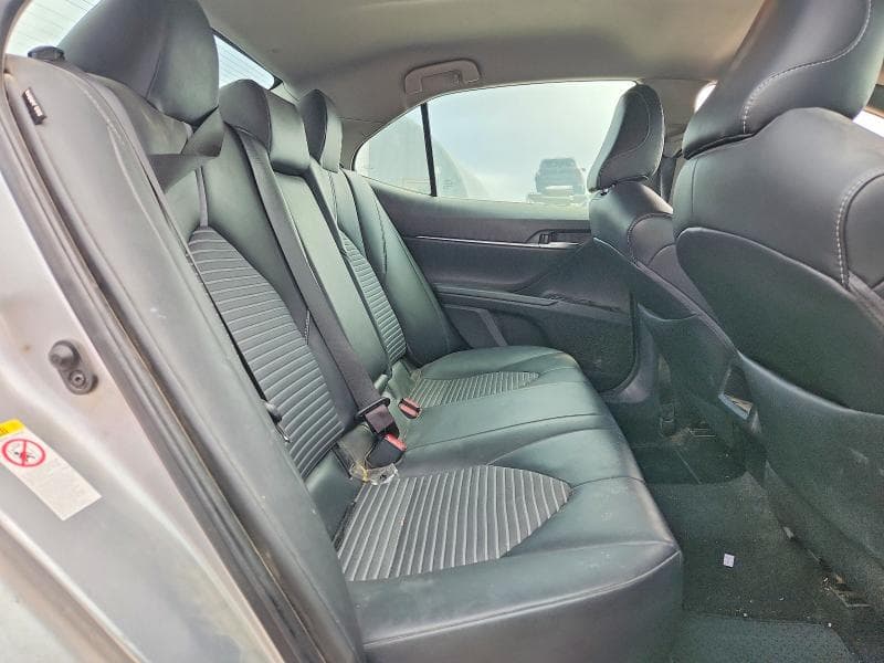 2019 TOYOTA CAMRY SE 10