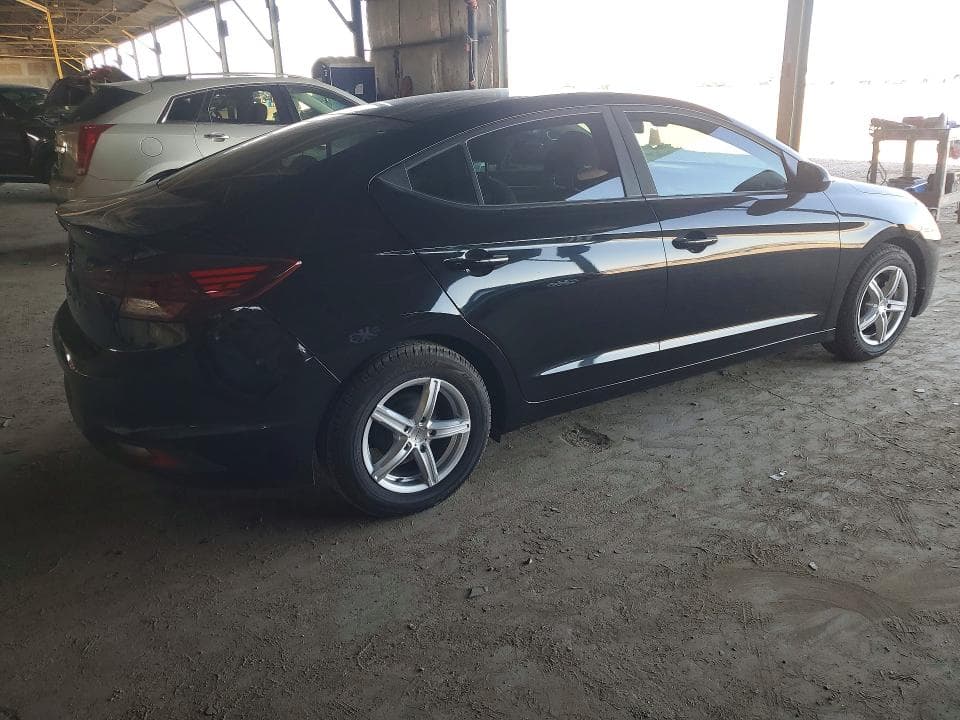2019 HYUNDAI ELANTRA SE 3
