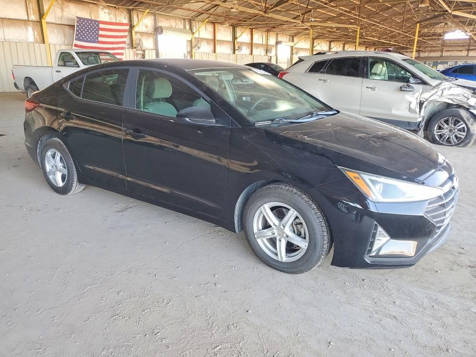 2019 HYUNDAI ELANTRA SE 4