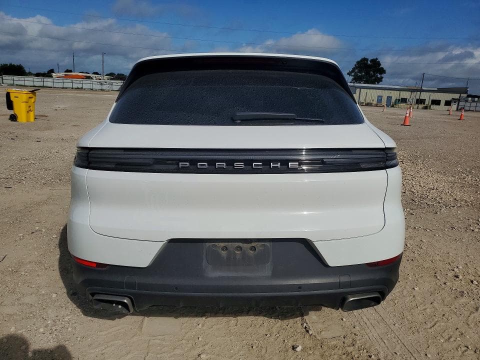2024 PORSCHE CAYENNE 6