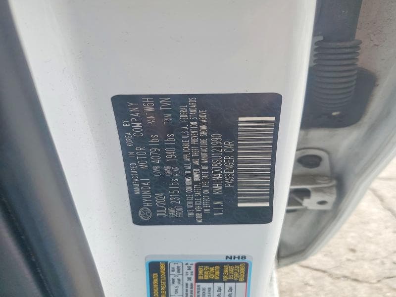 2025 HYUNDAI ELANTRA LIMITED 12