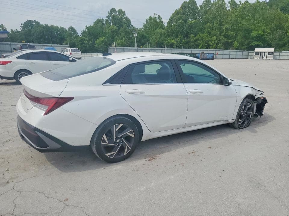 2025 HYUNDAI ELANTRA LIMITED 3