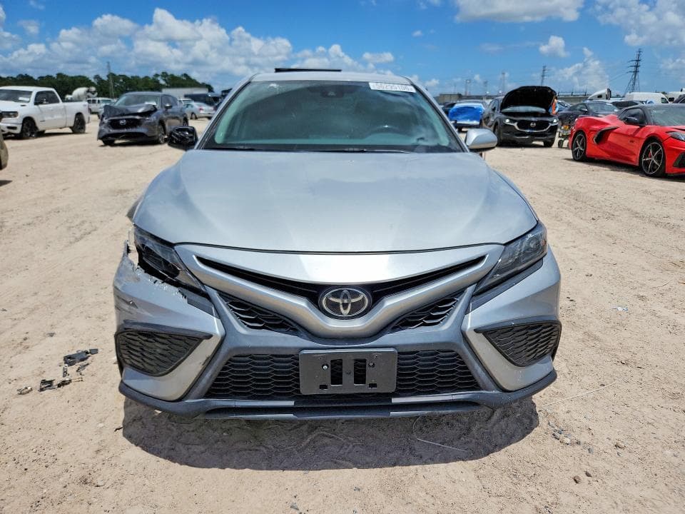 2021 TOYOTA CAMRY SE 5