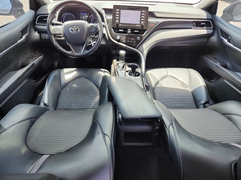 2021 TOYOTA CAMRY SE 8