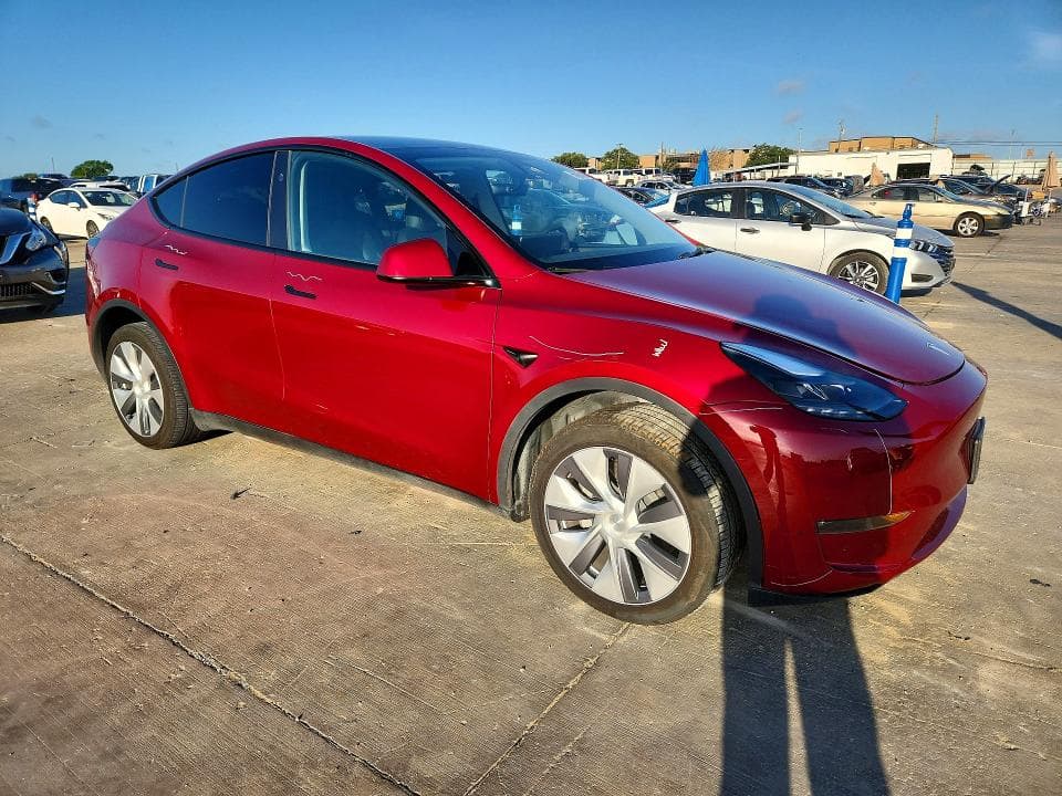 2024 TESLA MODEL Y 4