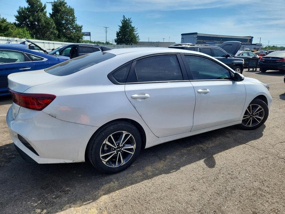2024 KIA FORTE LXS 3