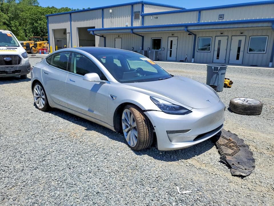 2018 TESLA MODEL 3 4