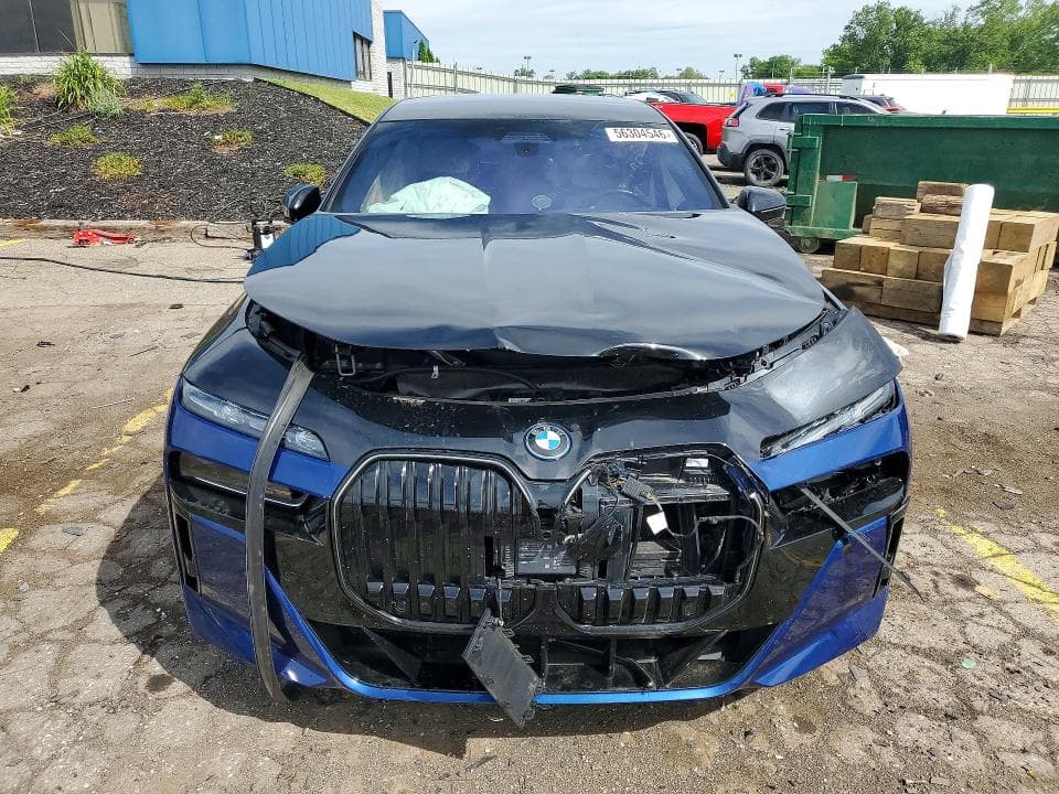 2024 BMW 750 XE XE 5