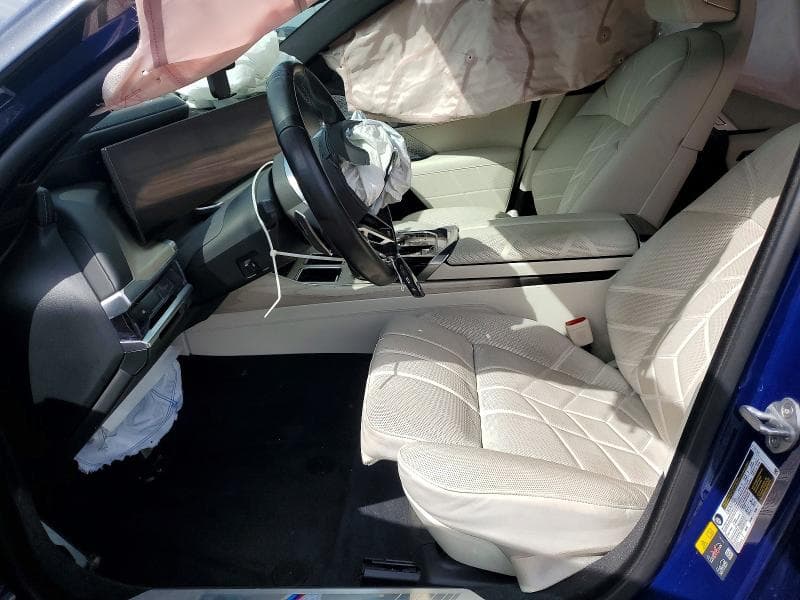 2024 BMW 750 XE XE 7