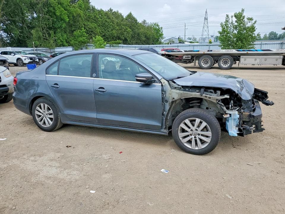 2017 VOLKSWAGEN JETTA SE 4