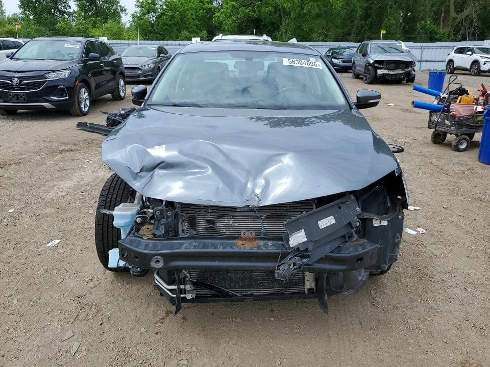 2017 VOLKSWAGEN JETTA SE 5