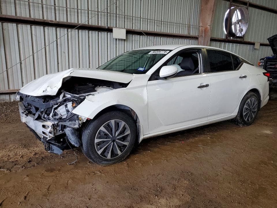 2019 NISSAN ALTIMA 4 D 1